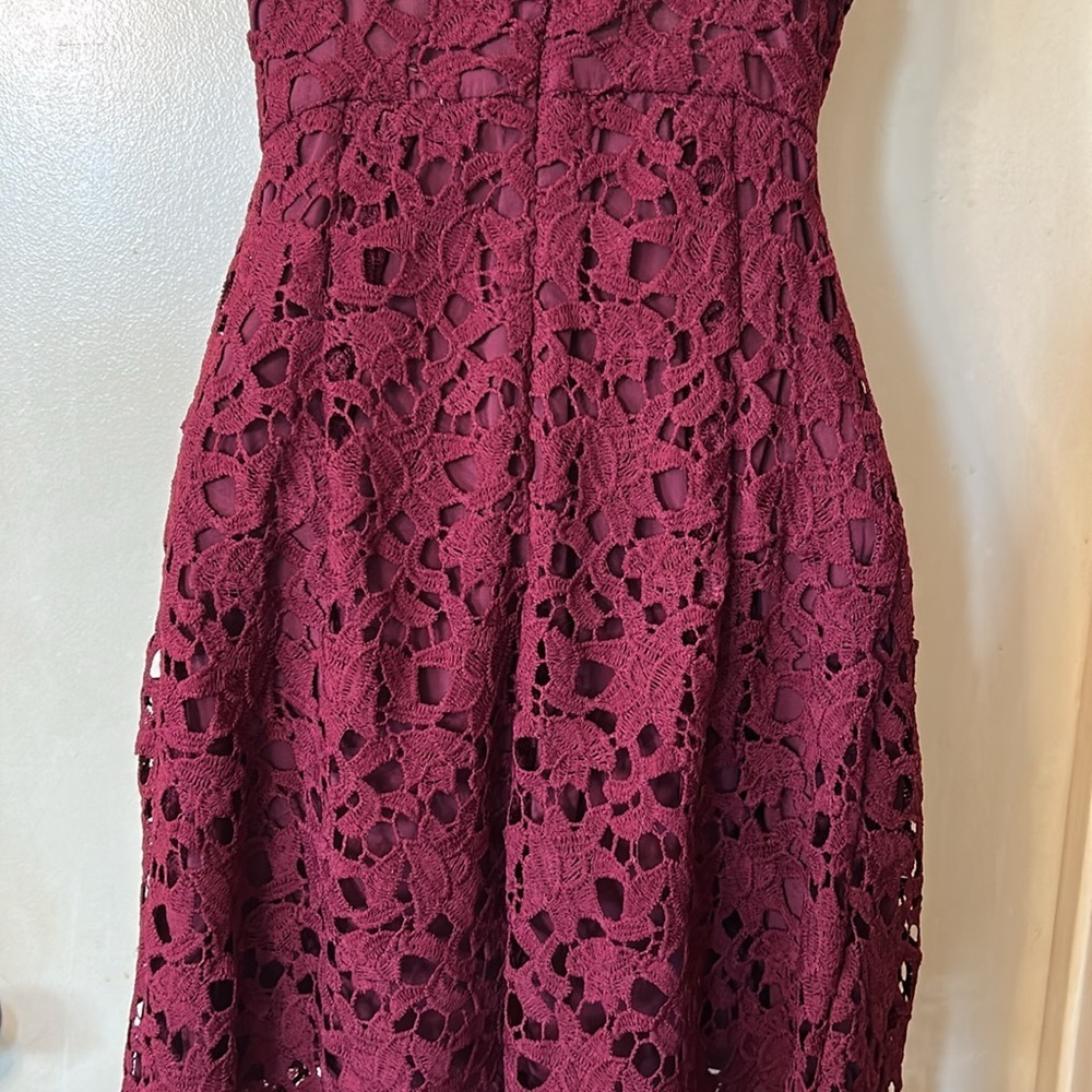 ASTR the Label cranberry lace spaghetti strap tea length dress size S - Picture 8 of 14